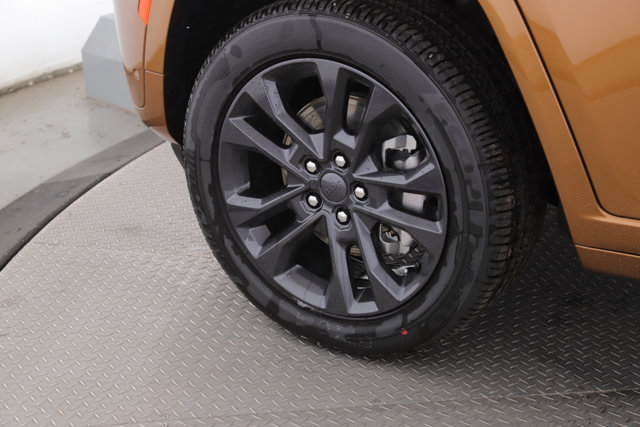 New 2026 Jeep Grand Cherokee L Limited AWD/4WD image 13