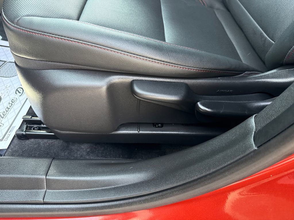 Used 2024 Chevrolet Trax RS w/ Sunroof Package image 18