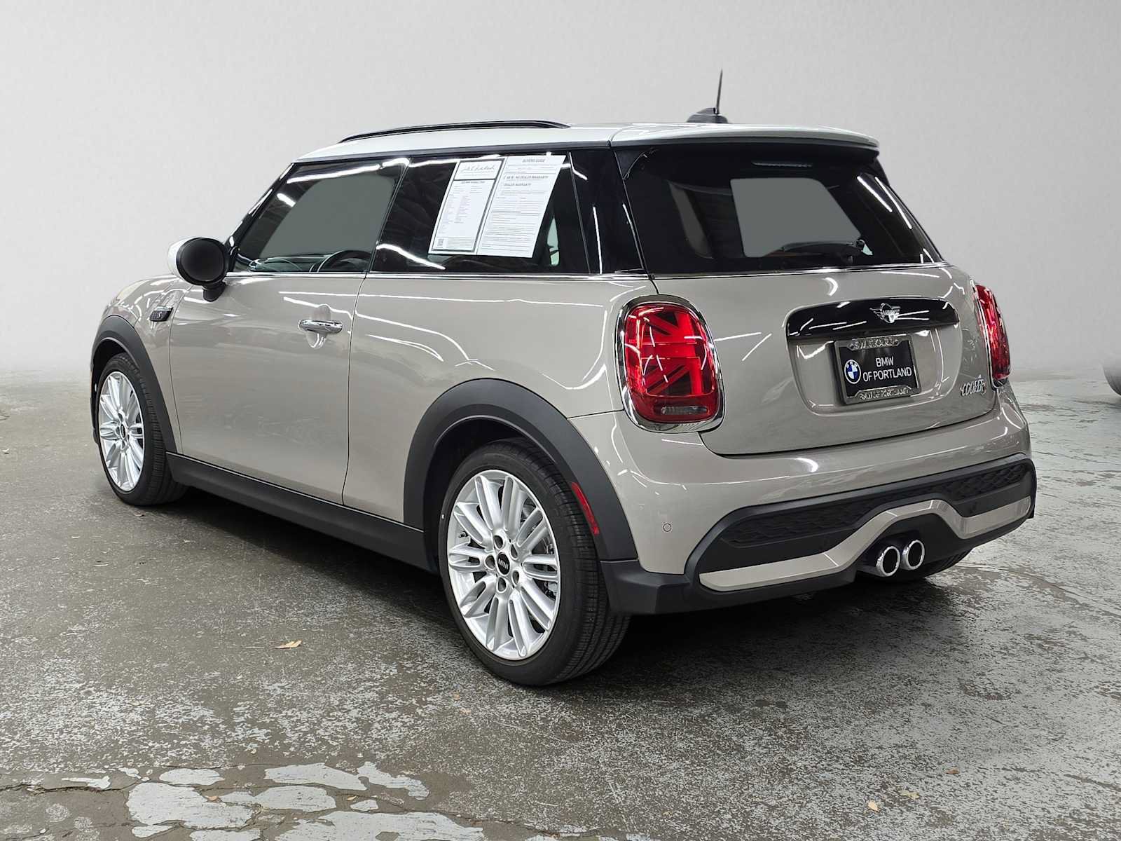 Used 2022 MINI Cooper S w/ Driver Assistance Package FWD image 5