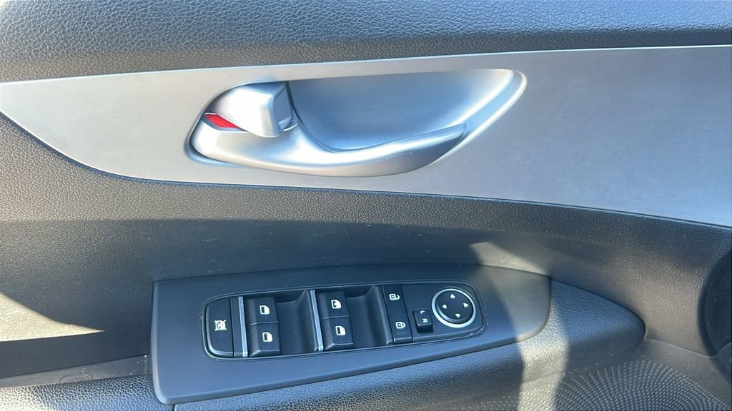 Used 2023 Kia Forte LXS image 15