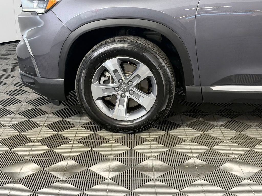 Used 2025 Honda Pilot EX-L image 10