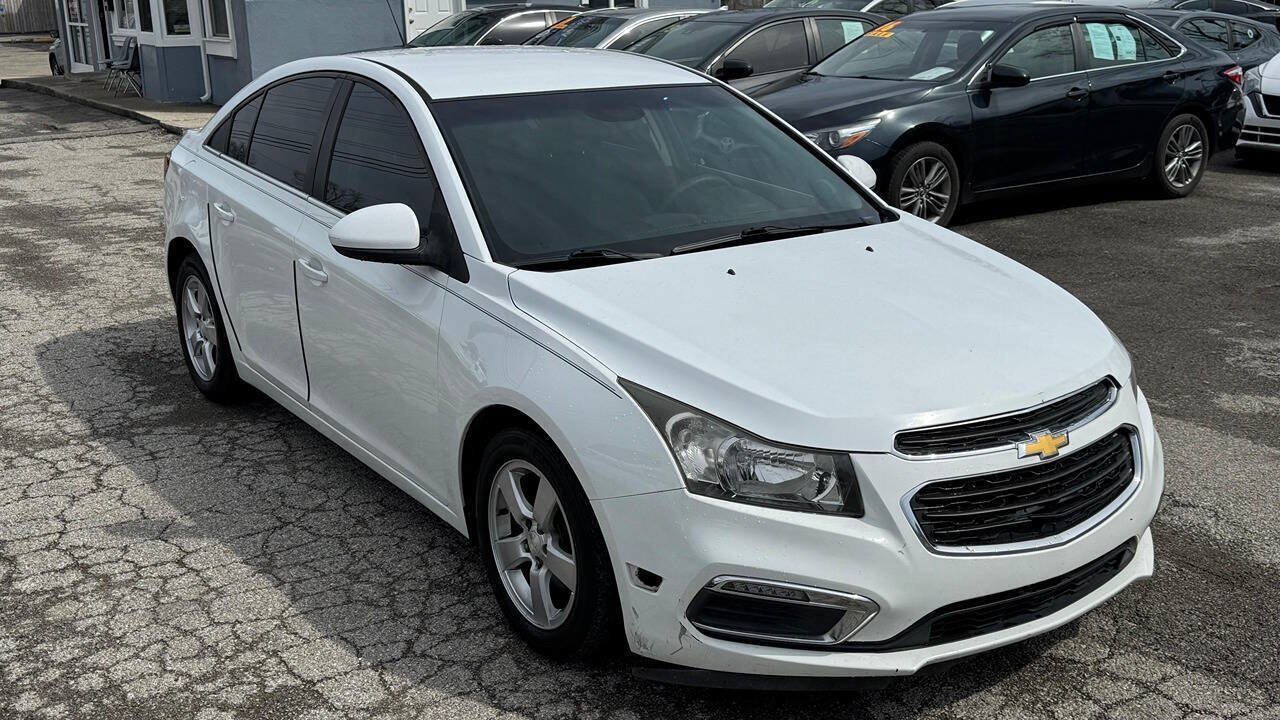 Used 2015 Chevrolet Cruze LT w/ Technology Package FWD image 9