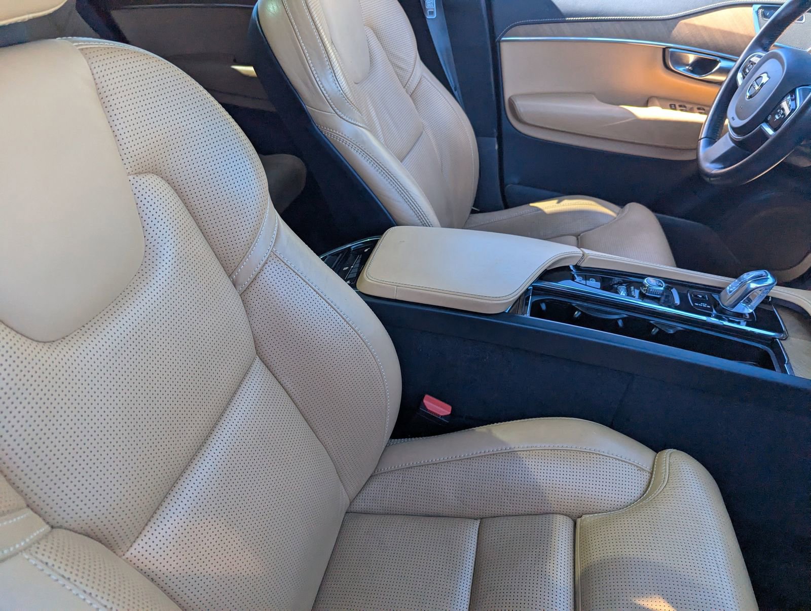 Used 2018 Volvo XC90 T8 Inscription w/ Luxury Package image 10