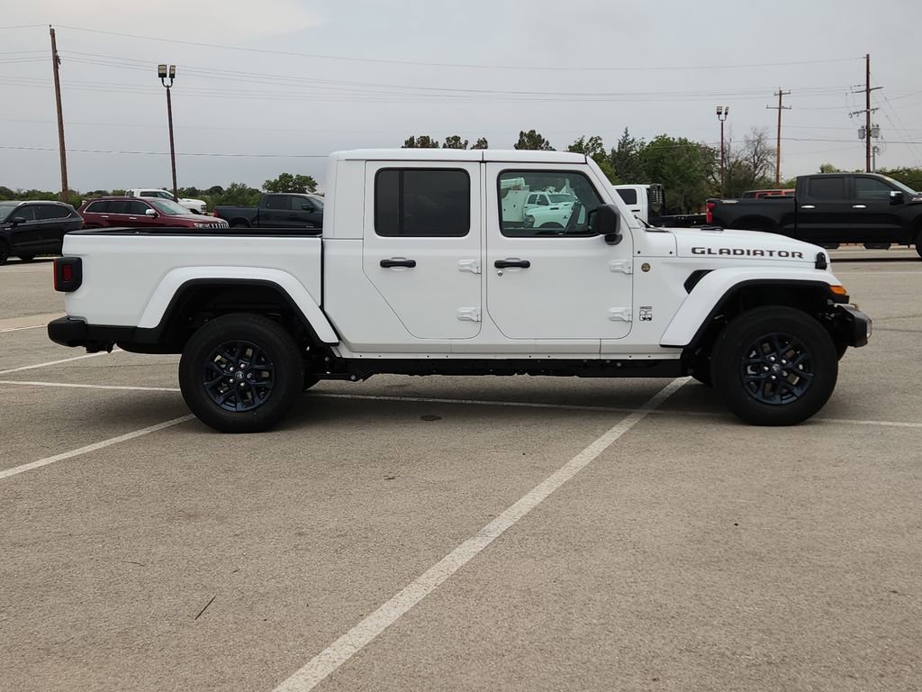New 2026 Jeep Gladiator Sport AWD/4WD image 5