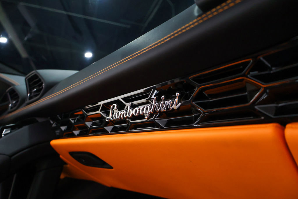 Used 2024 Lamborghini Huracan EVO image 62