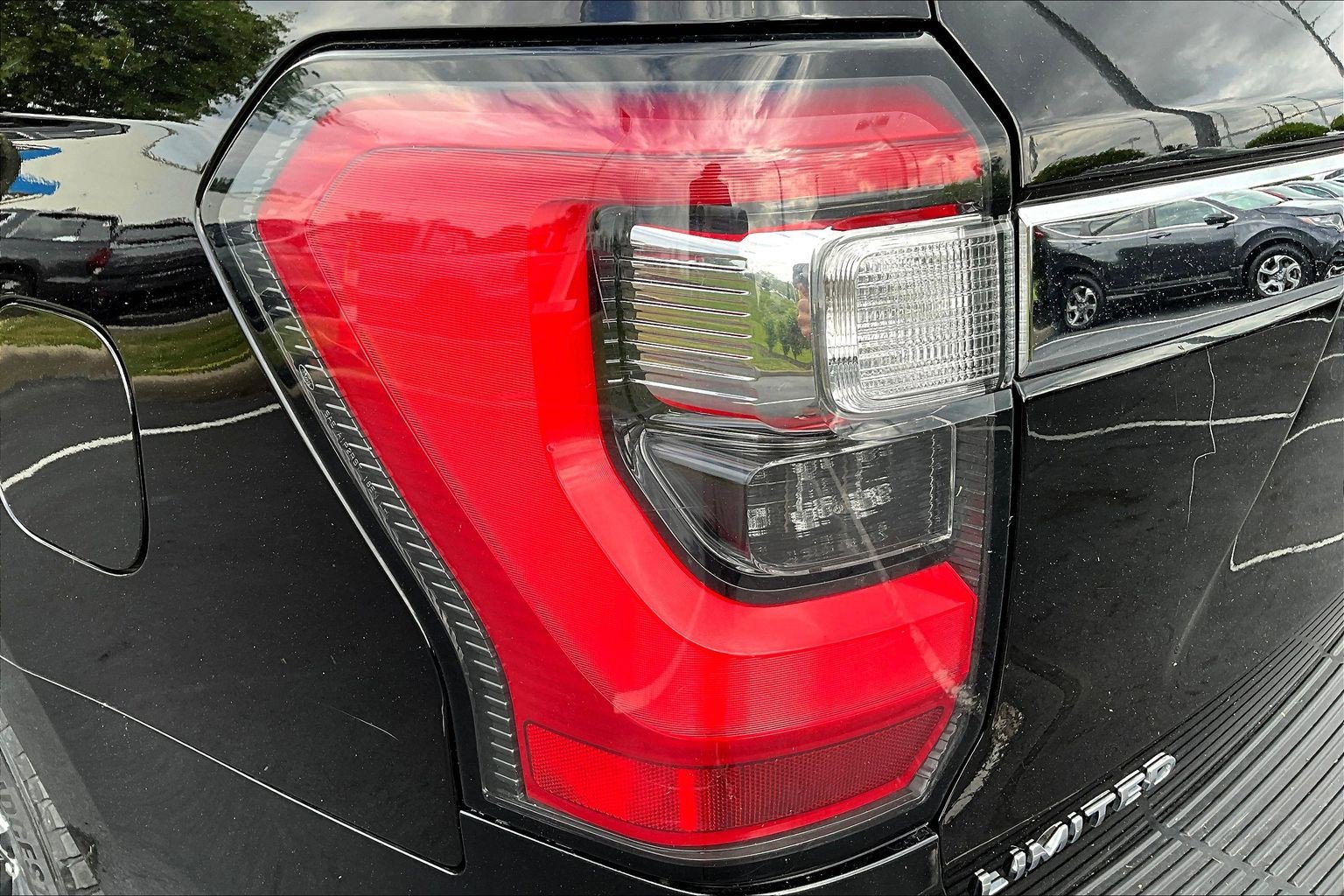 Used 2019 Ford Expedition Max Limited AWD/4WD image 23