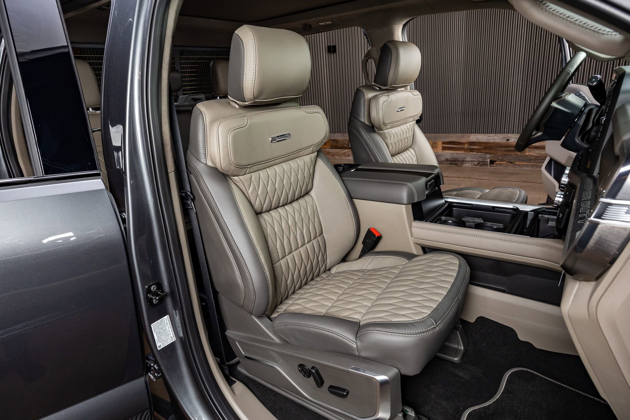 Used 2026 Ford F450 Platinum w/ Platinum Plus Package image 30