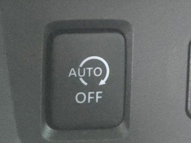 New 2025 Nissan Sentra SR w/ Midnight Edition image 9