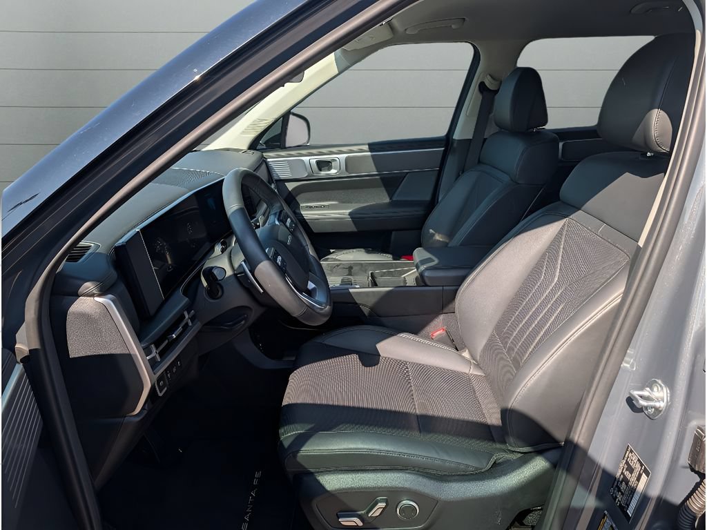 Used 2025 Hyundai Santa Fe SEL FWD image 16