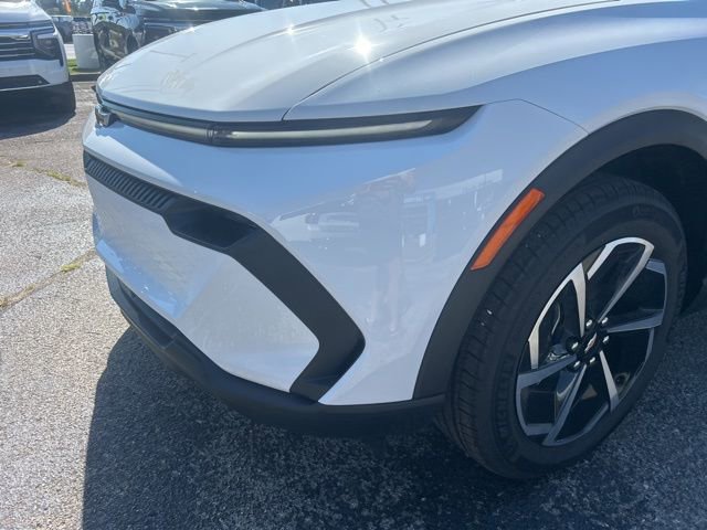 New 2026 Chevrolet Equinox EV LT image 9