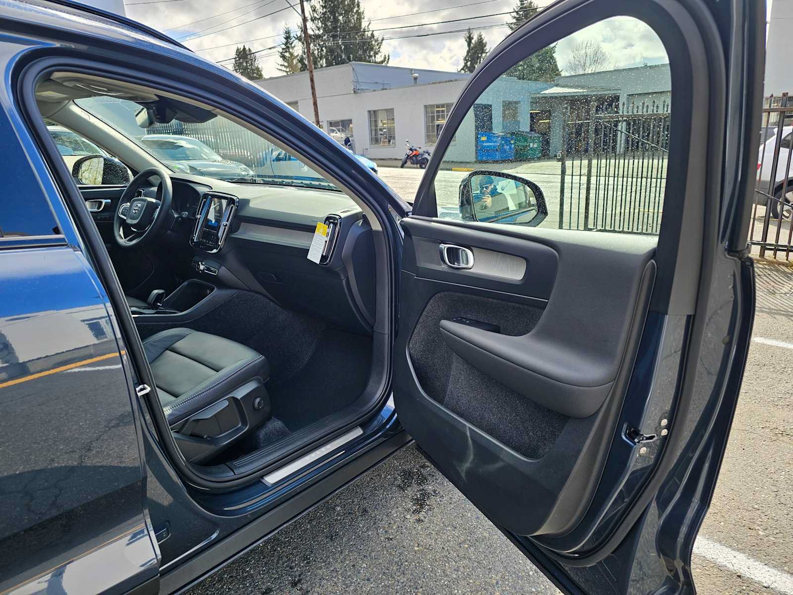 New 2026 Volvo XC40 B5 Core w/ Climate Package AWD/4WD image 10