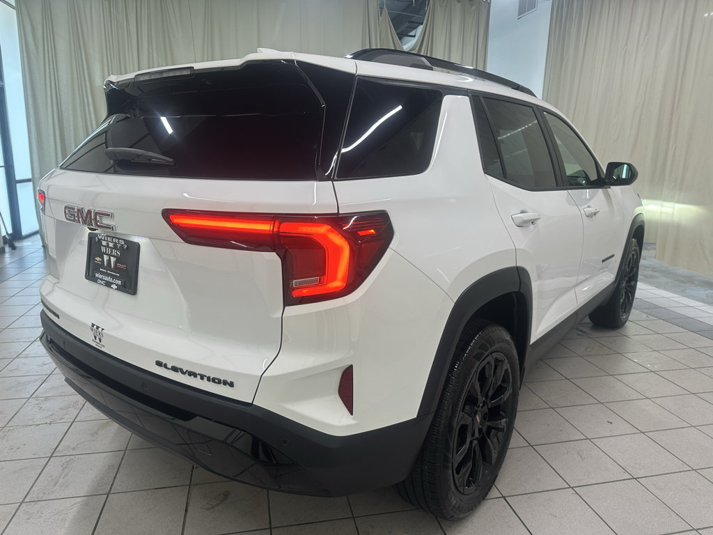 Used 2026 GMC Terrain Elevation w/ Elevation Premium Package FWD image 5