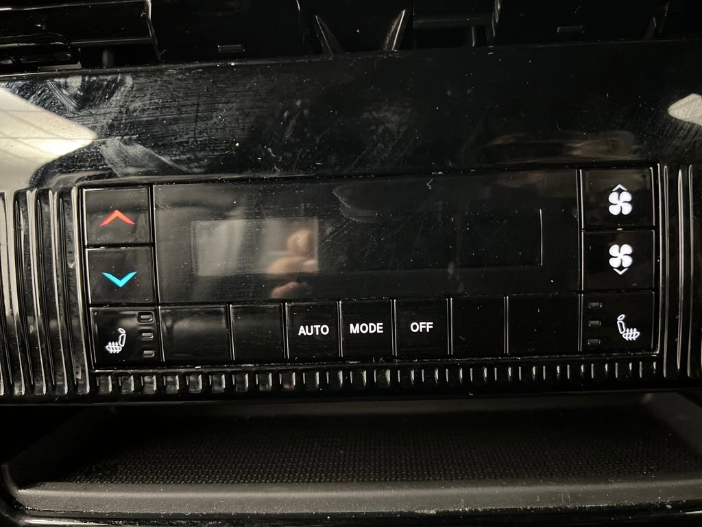 Used 2024 Jeep Wagoneer L Series II w/ Flexible Seating Group image 25