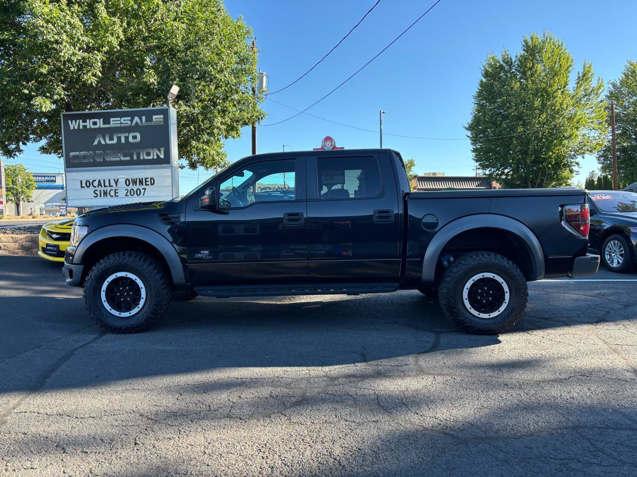 Used 2014 Ford F150 Raptor w/ Equipment Group 801A Luxury AWD/4WD image 2