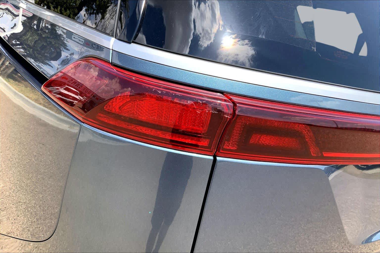 Used 2022 Kia Carnival EX FWD image 32