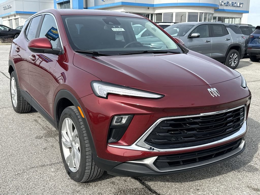 Used 2024 Buick Encore GX Preferred w/ Comfort Package image 2