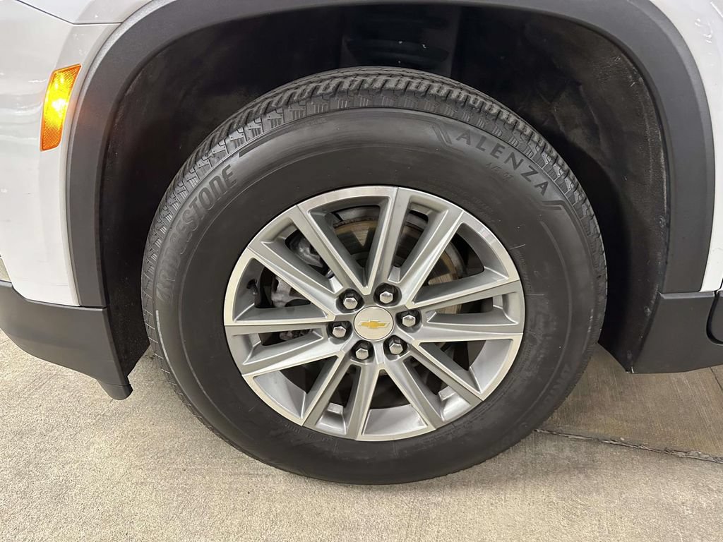 Used 2023 Chevrolet Traverse LT AWD/4WD image 10