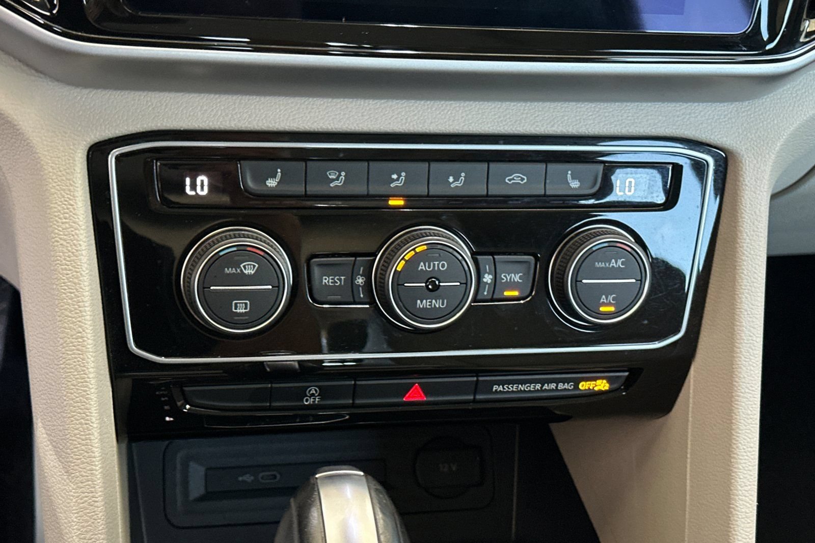 Used 2022 Volkswagen Atlas SE FWD image 23