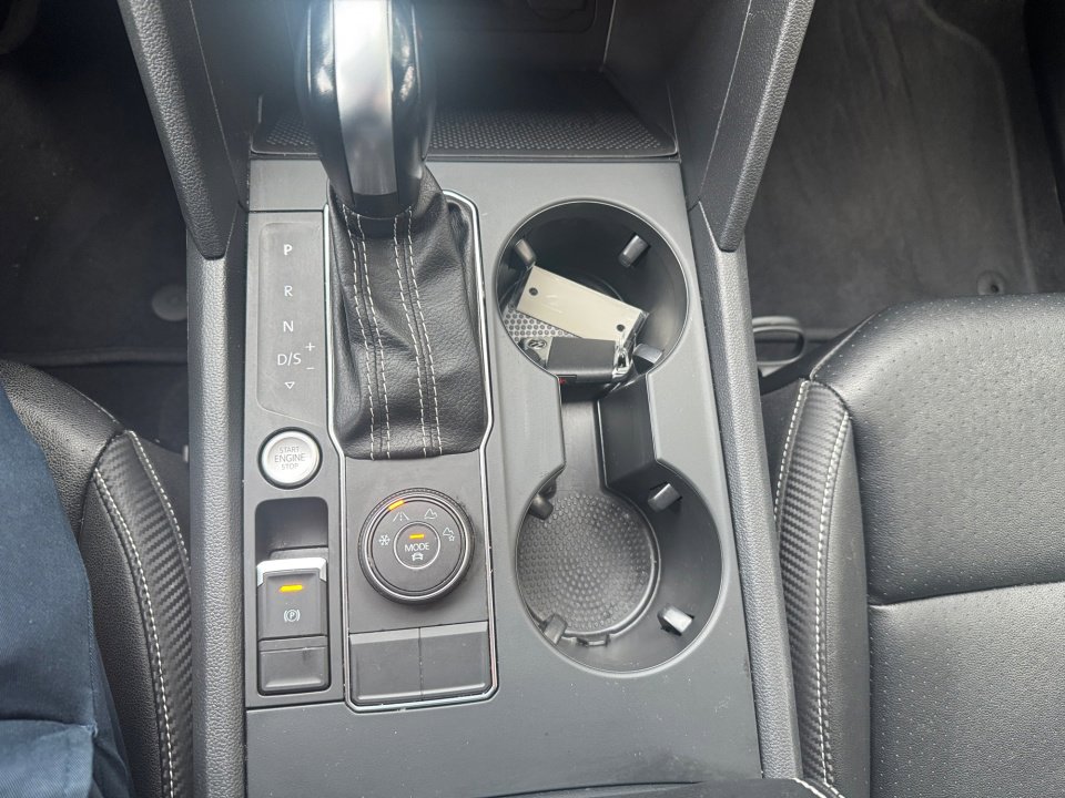 Used 2021 Volkswagen Atlas Cross Sport SE image 23