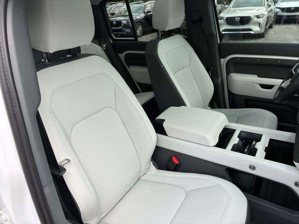 Used 2025 Land Rover Defender 110 S AWD/4WD image 28