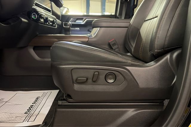 Used 2024 Chevrolet Silverado 1500 High Country w/ Technology Package image 18