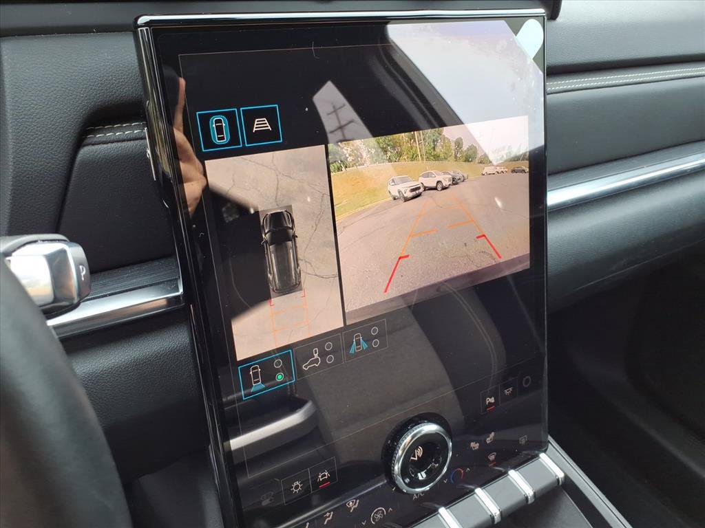 Used 2025 GMC Terrain Elevation w/ Technology Package II AWD/4WD image 33