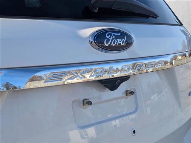 Used 2017 Ford Explorer XLT w/ Equipment Group 202A image 8