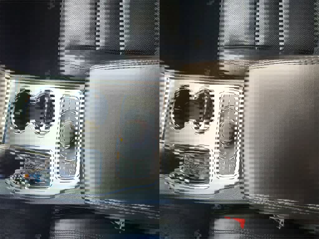 Used 2020 Jeep Grand Cherokee Limited w/ Luxury Group II image 21