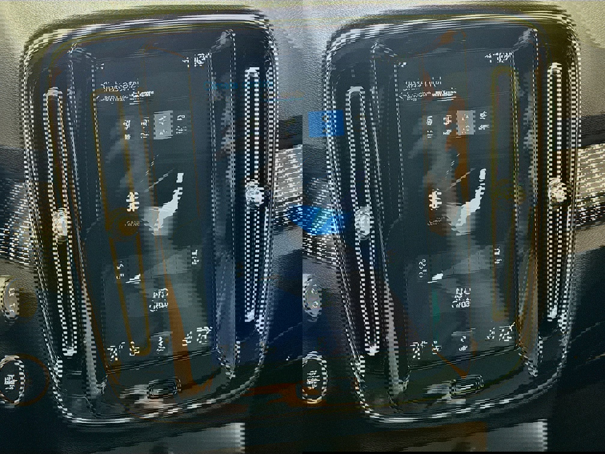 Used 2021 Volvo XC40 T5 R-Design w/ Protection Package Premier image 19