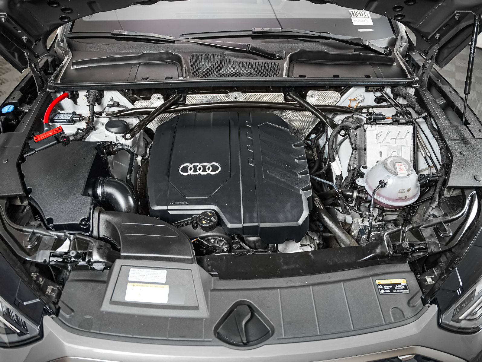 Certified 2023 Audi Q5 2.0T Premium w/ Convenience Package AWD/4WD image 4