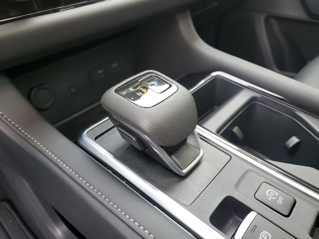 Certified 2025 Nissan Pathfinder SL w/ SL Premium Package FWD image 35