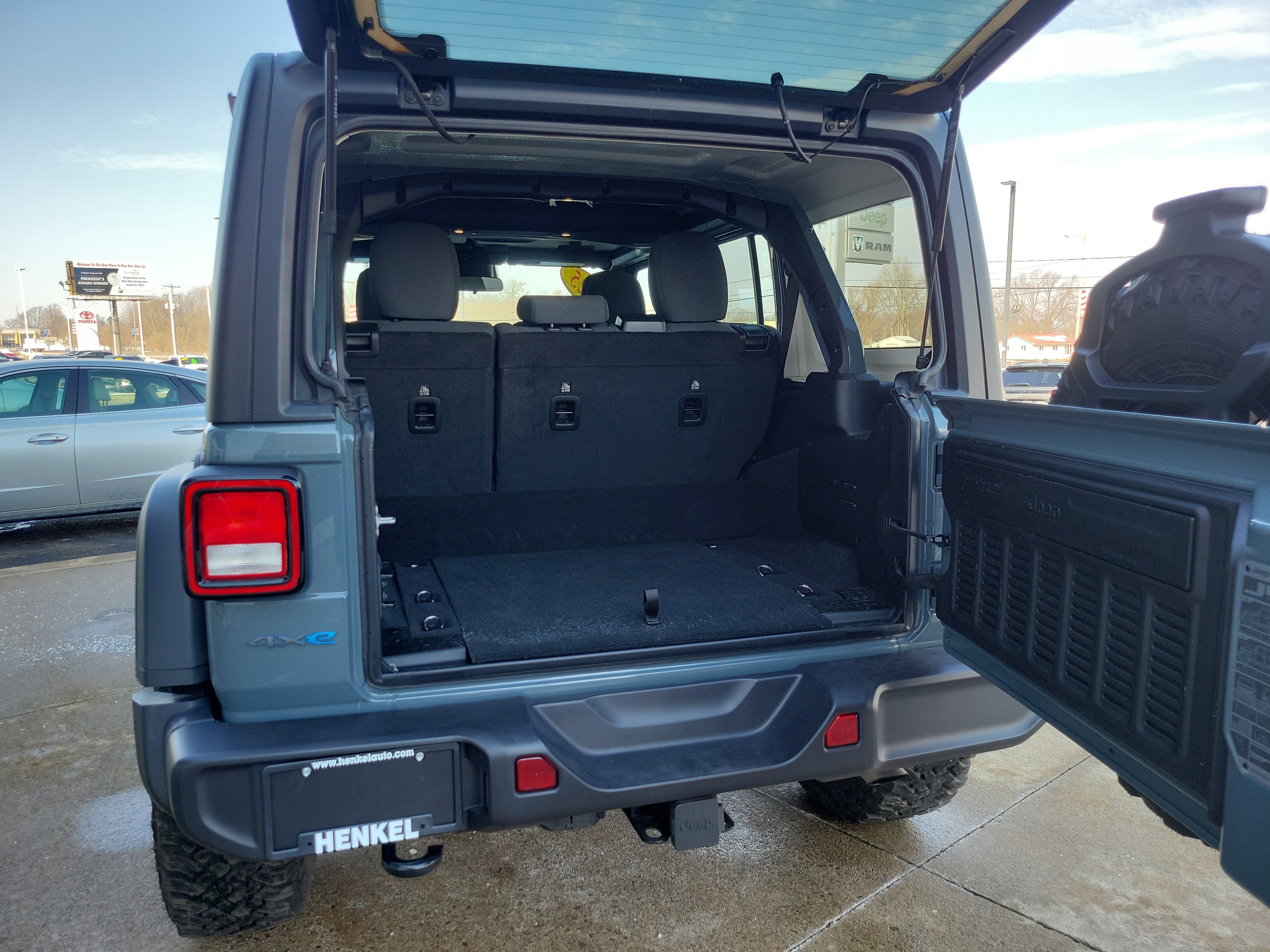 Used 2025 Jeep Wrangler Unlimited Sport S 4xe image 20