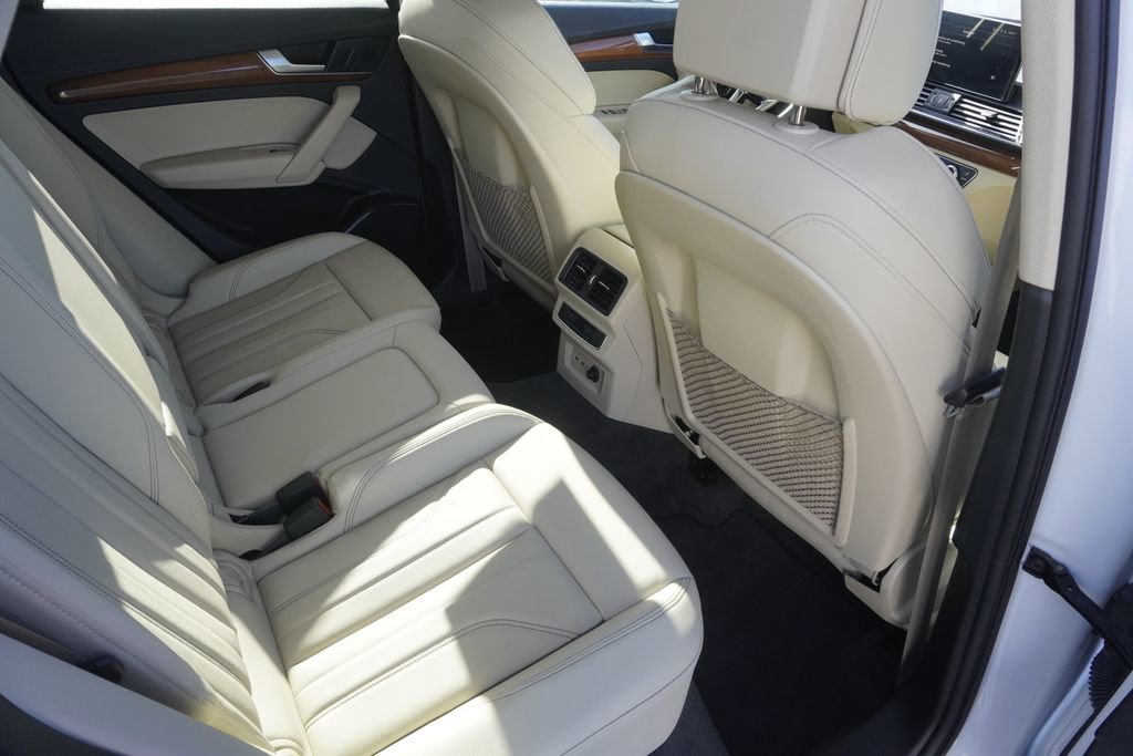 Used 2023 Audi Q5 e Premium w/ Convenience Package image 26