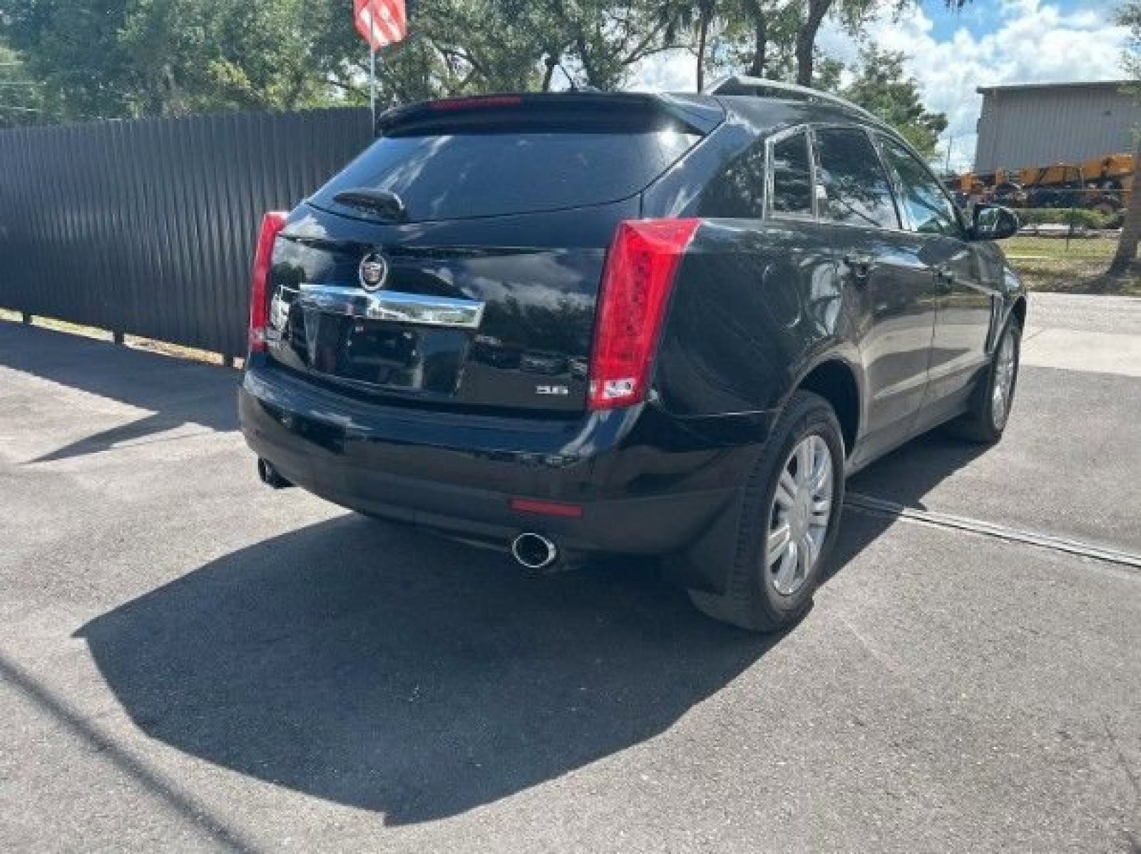 Used 2016 Cadillac SRX Luxury w/ Driver Awareness Package FWD image 6