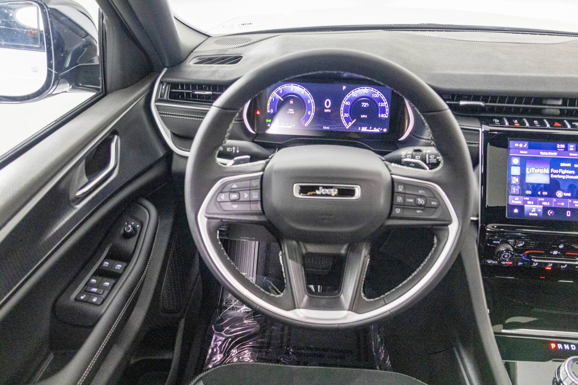 New 2025 Jeep Grand Cherokee L Altitude image 30