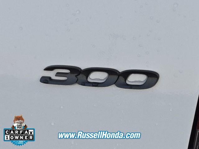 Used 2023 Chrysler 300 Touring L image 18