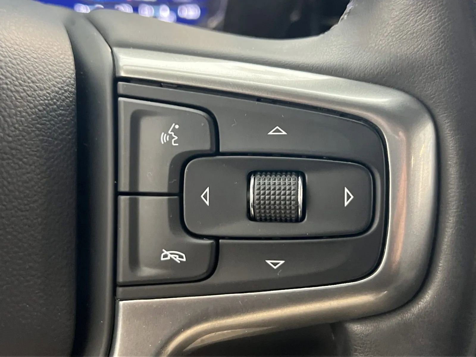 Used 2024 Chevrolet Silverado 2500 LTZ AWD/4WD image 46