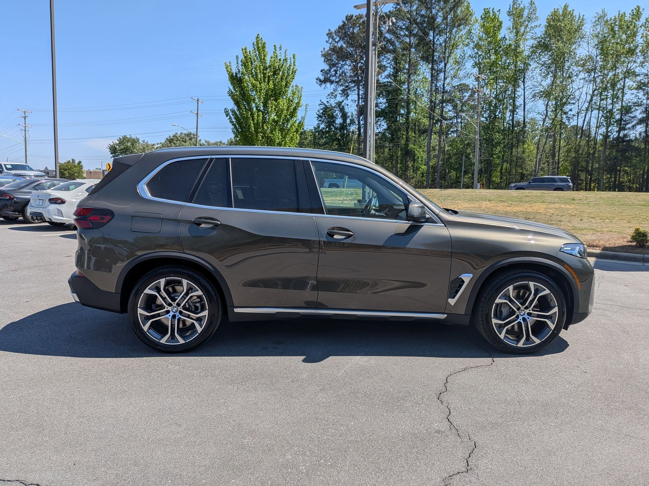 New 2026 BMW X5 xDrive50e AWD/4WD image 2