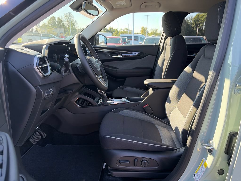 New 2026 Chevrolet TrailBlazer LT w/ Convenience Package AWD/4WD image 15