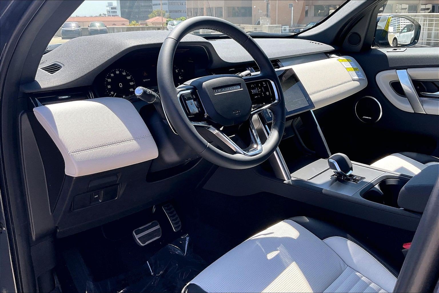 New 2026 Land Rover Discovery Sport Landmark AWD/4WD image 12