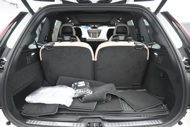 Used 2026 Volvo XC90 B6 Plus w/ Protection Package Premier AWD/4WD image 30