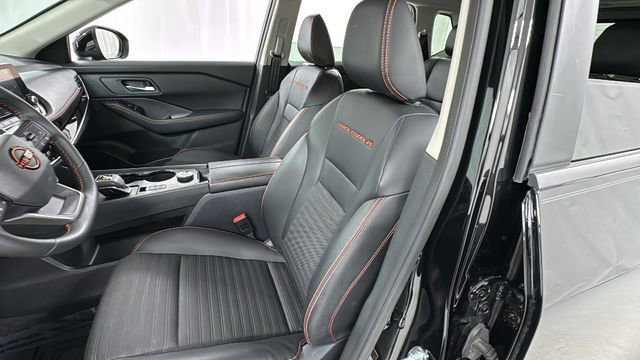 Certified 2025 Nissan Rogue SV image 10