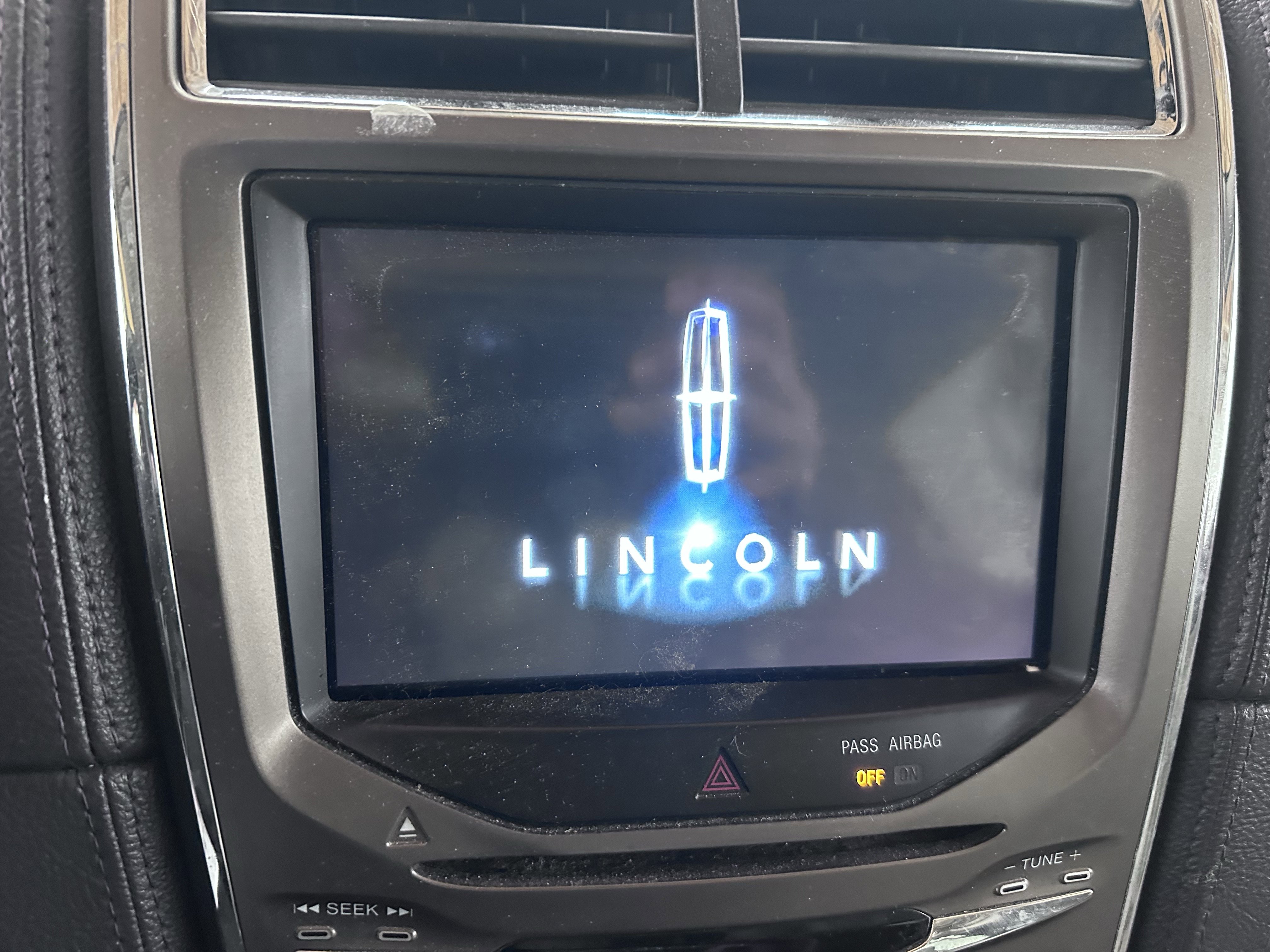 Used 2011 Lincoln MKX 2WD w/ 101A Rapid Spec Order Code image 51