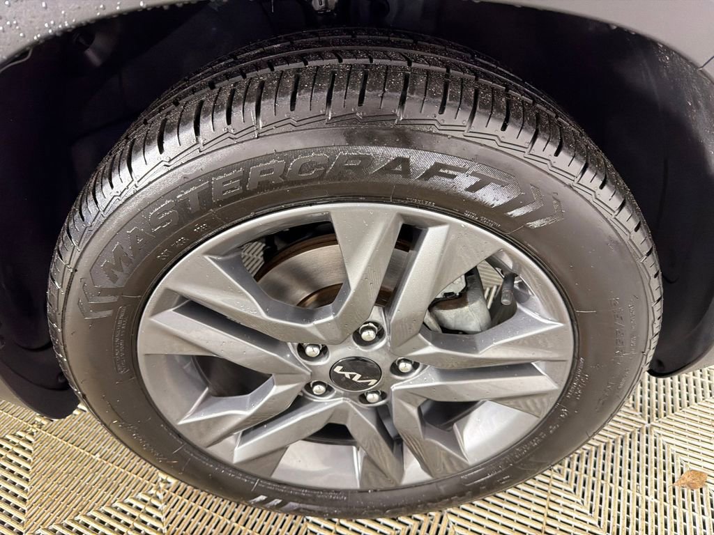 Used 2023 Kia Seltos S FWD image 12