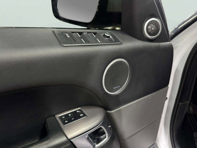 Used 2017 Land Rover Range Rover Sport HSE image 15