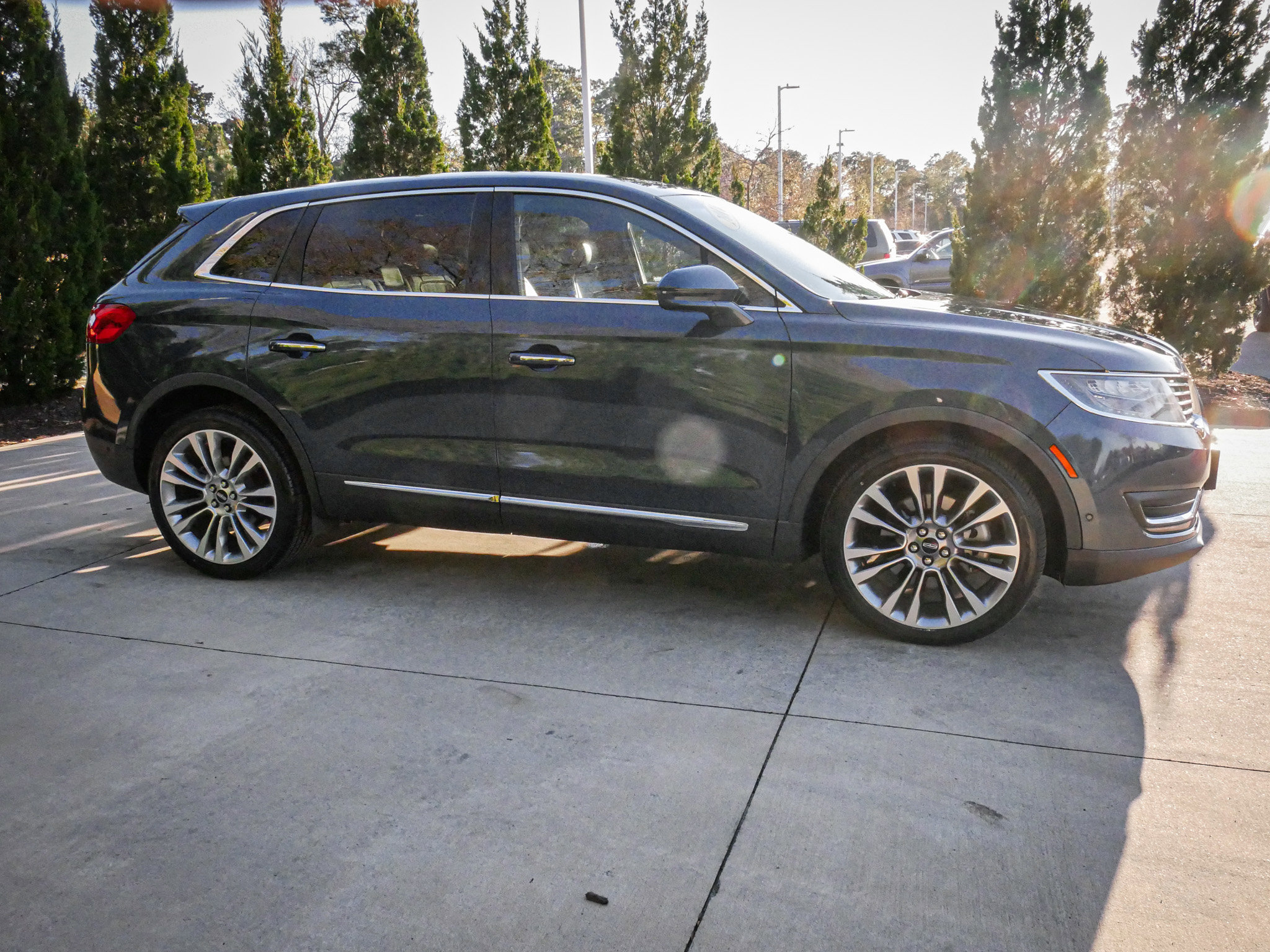 Used 2016 Lincoln MKX Reserve w/ Luxury Package image 11