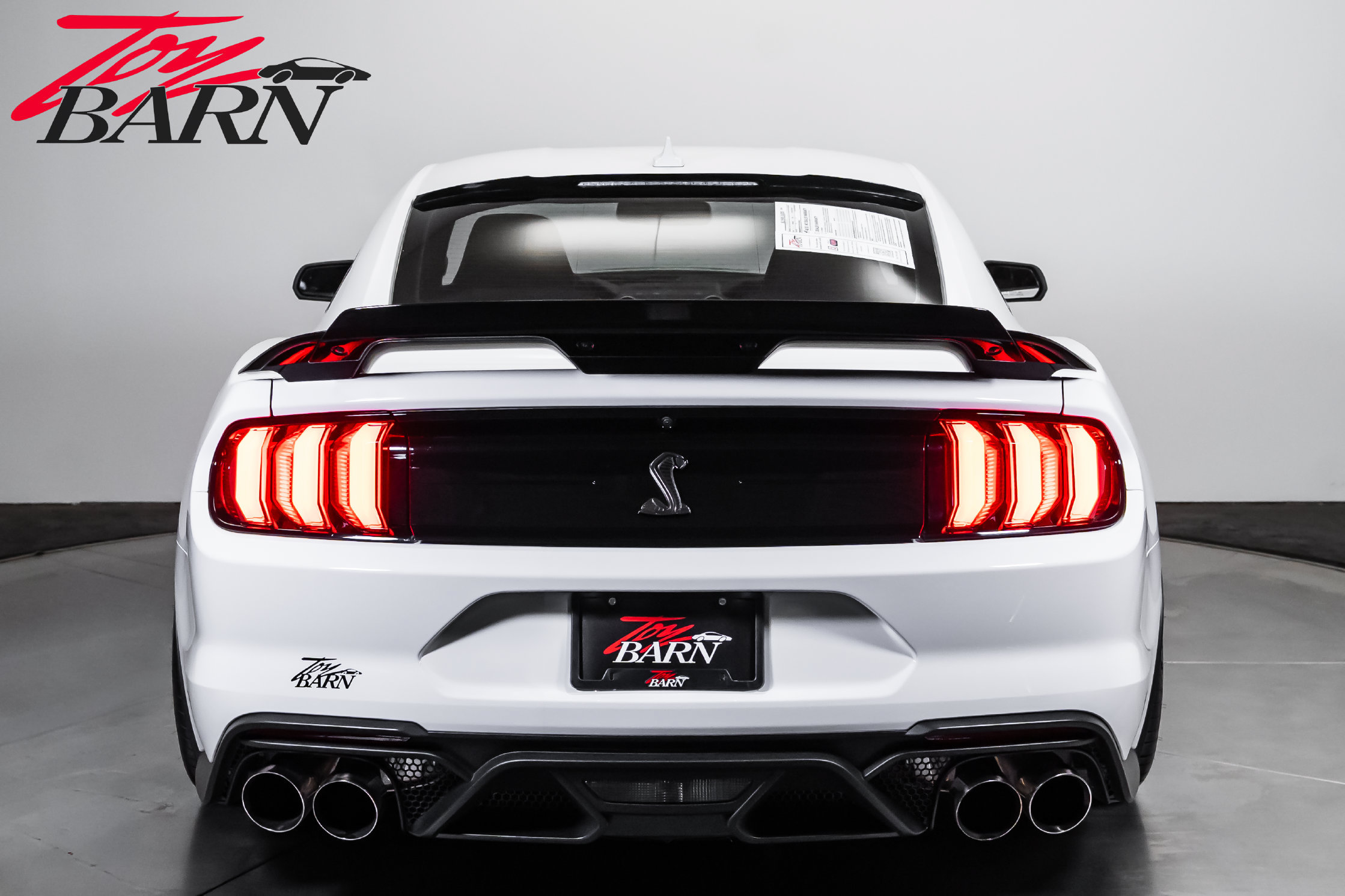 Used 2020 Ford Mustang Shelby GT500 w/ Technology Package RWD image 4