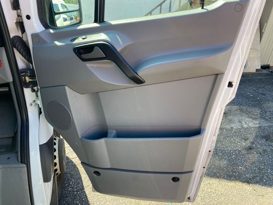 Used 2013 Freightliner Sprinter 3500 image 19