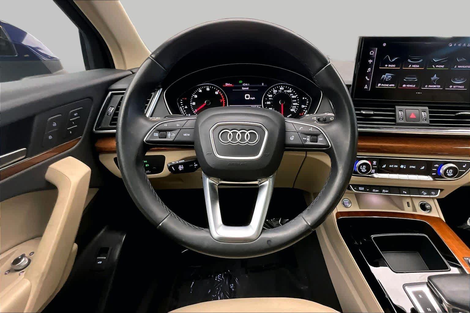 Used 2023 Audi Q5 2.0T Premium w/ Convenience Package AWD/4WD image 6