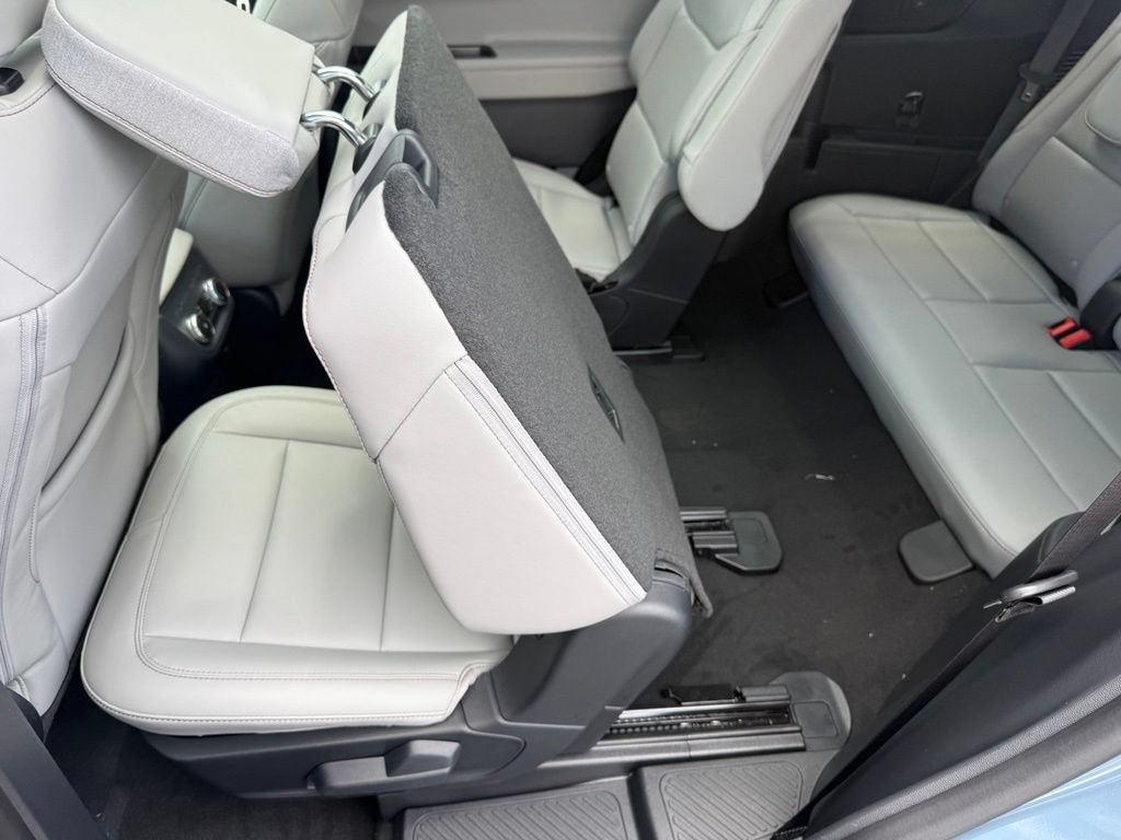 New 2026 Ford Explorer Active w/ Active Comfort Package AWD/4WD image 31